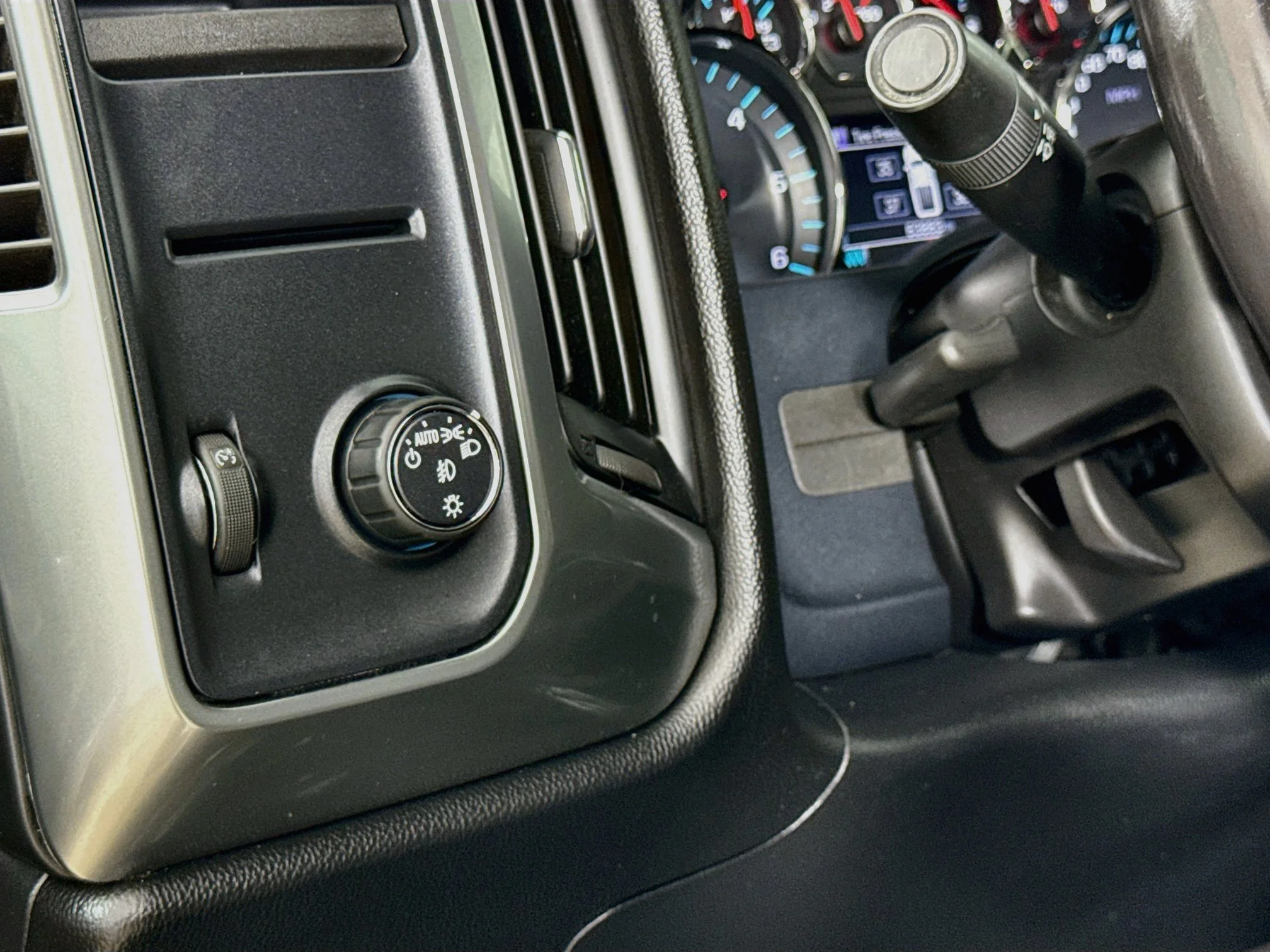 Used 2018 BLACK Chevrolet LT image 12