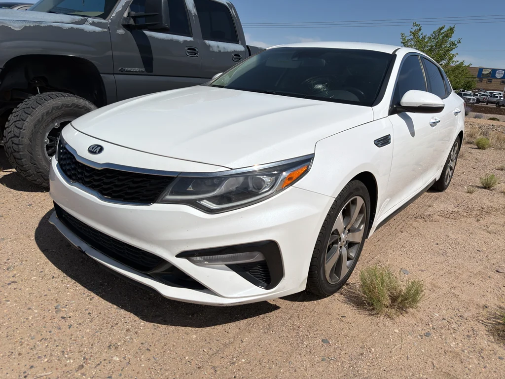 Used 2020 Snow White Pearl Kia S image 1