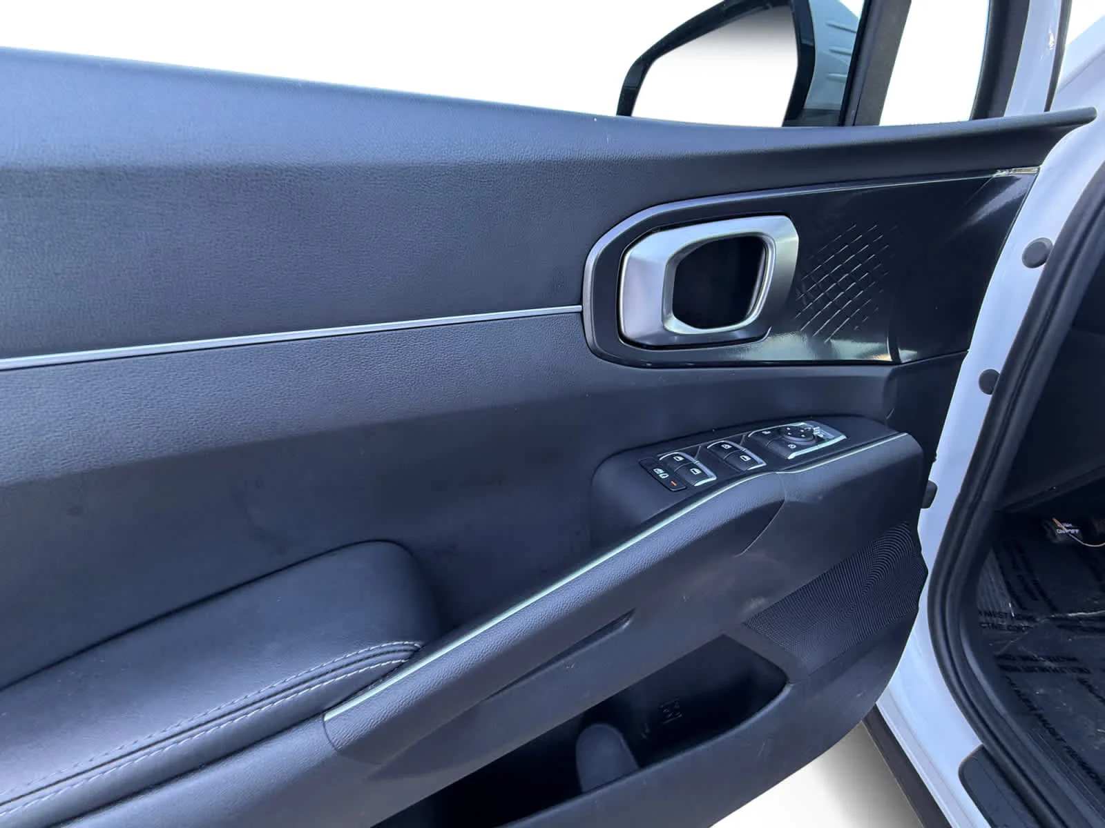 2023 Kia Sorento LX - Photo 10