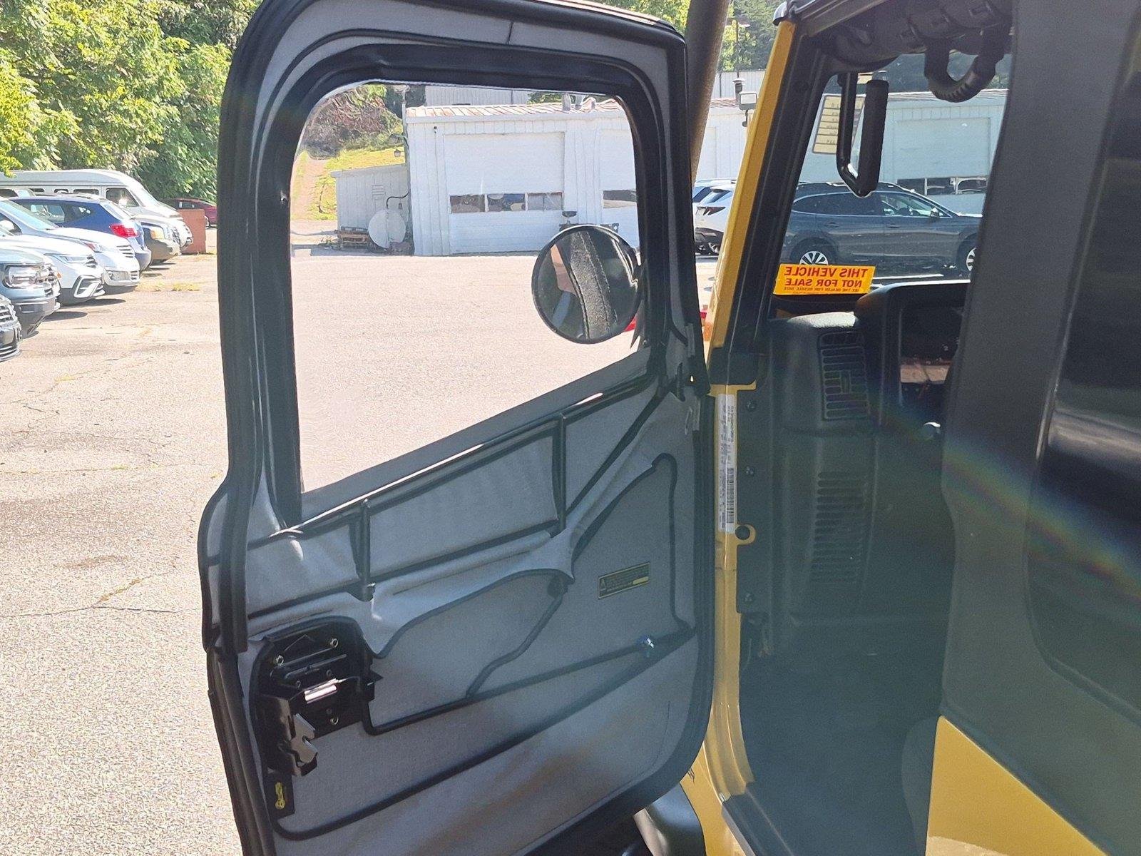 Used 2003  Jeep Sport image 14