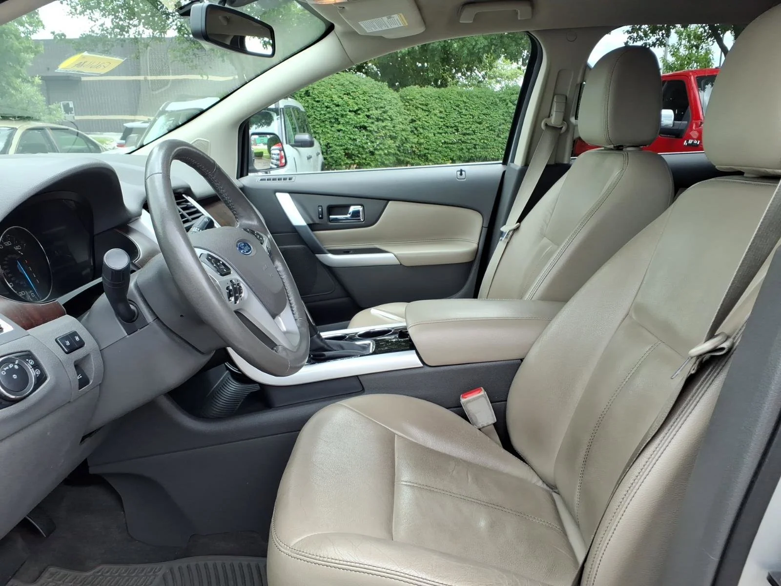 Used 2013 Ingot Silver Ford Limited image 24