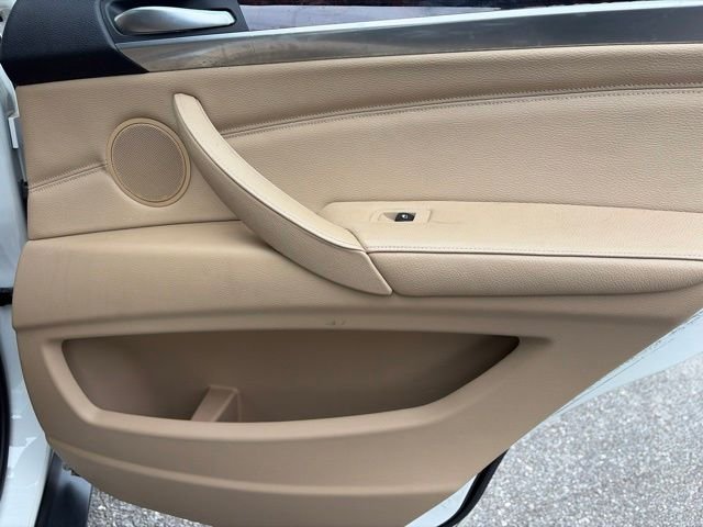 Used 2011 White BMW xDrive35i image 19