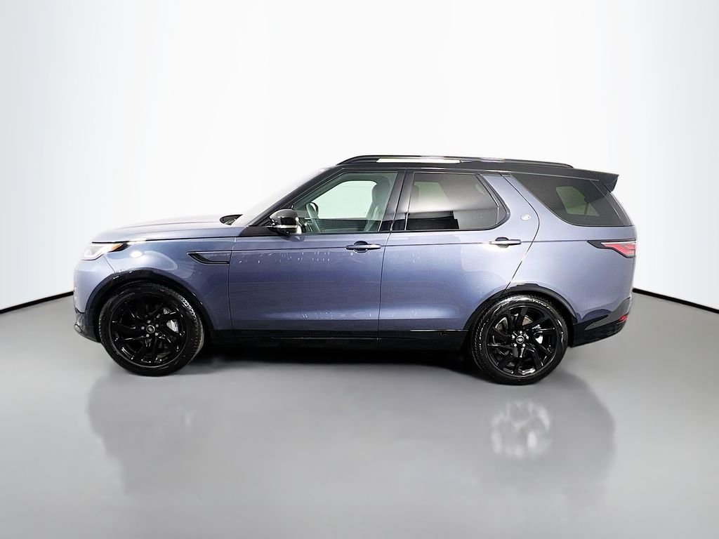 Certified Used 2025 Varesine Blue Metallic Land Rover Dynamic SE image 8