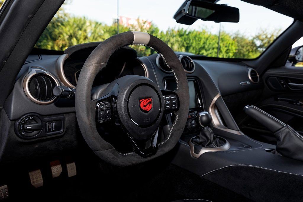 2017 Dodge Viper GTC - Photo 35