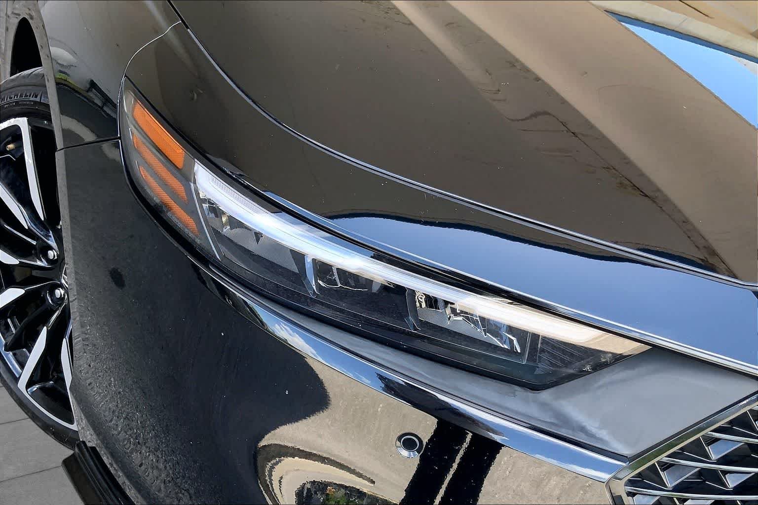 Used 2024 Crystal Black Pearl Honda Touring image 27