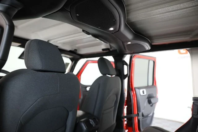 Used 2025 Red Jeep Sport S image 21
