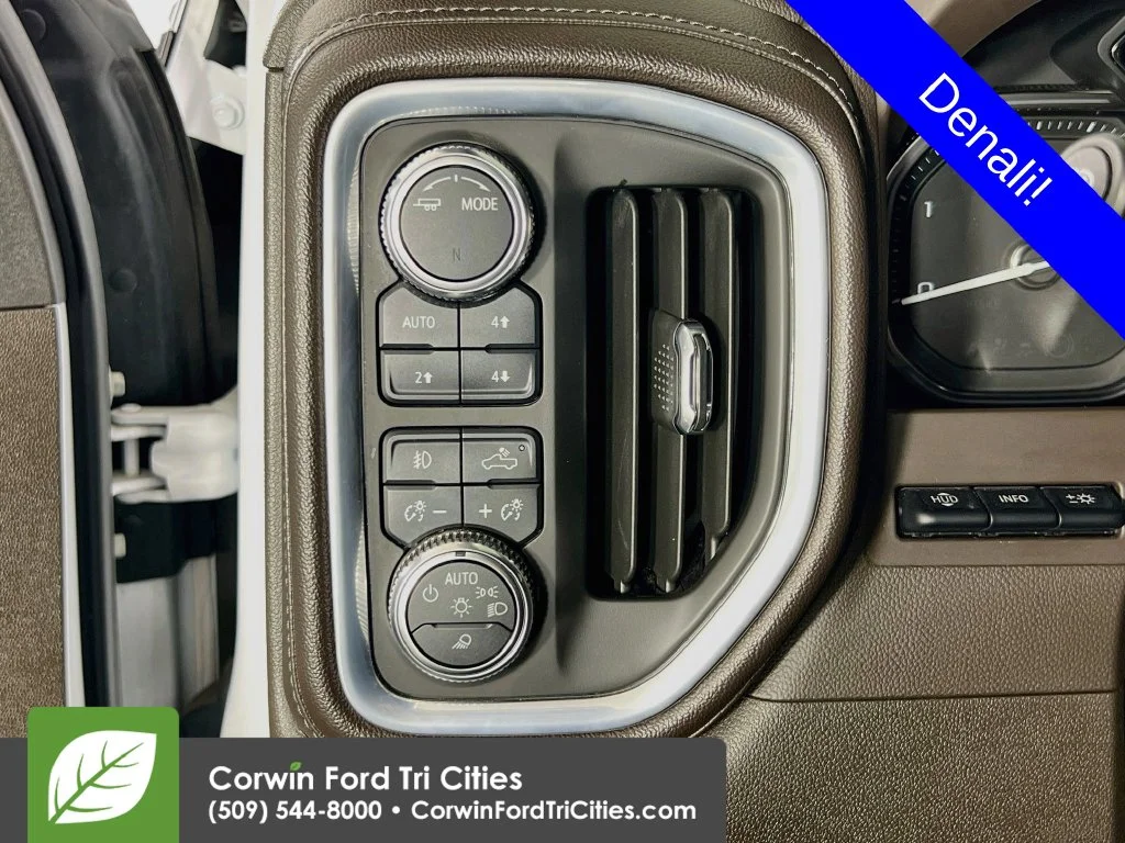 Used 2022 White Frost Tri-Coat GMC Denali image 18