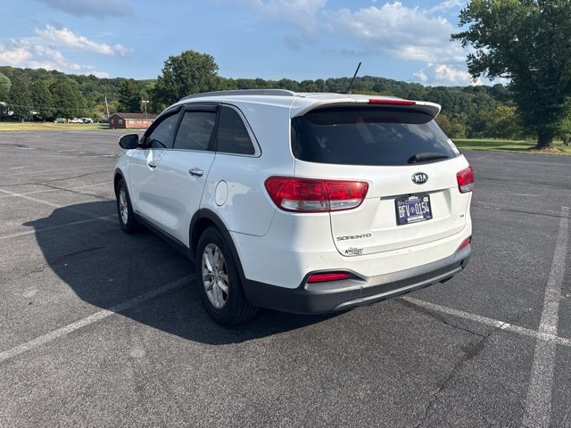 Used 2016 White Kia LX image 2