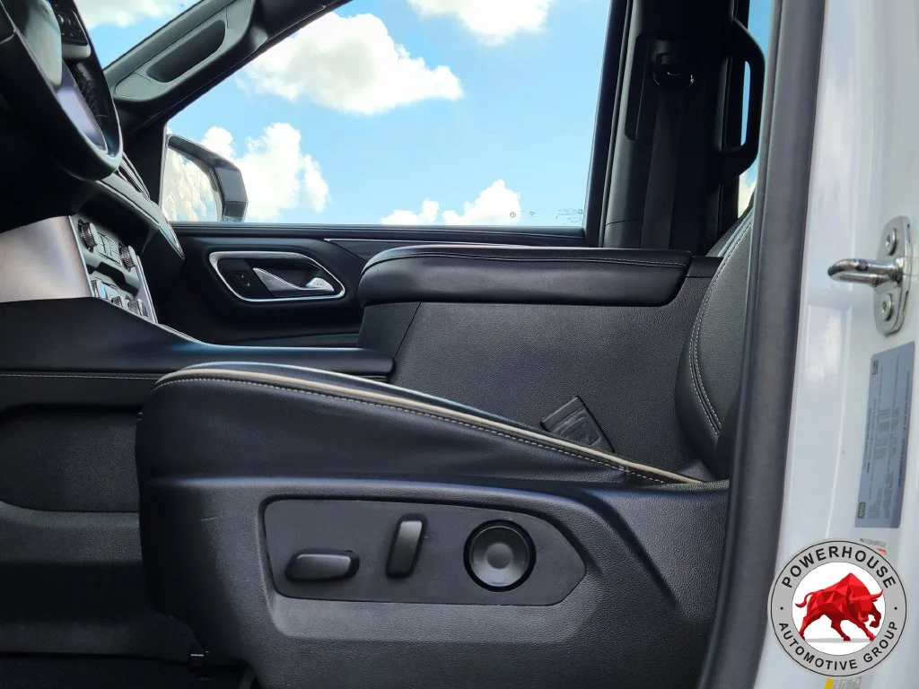 Used 2024 White GMC SLT image 25