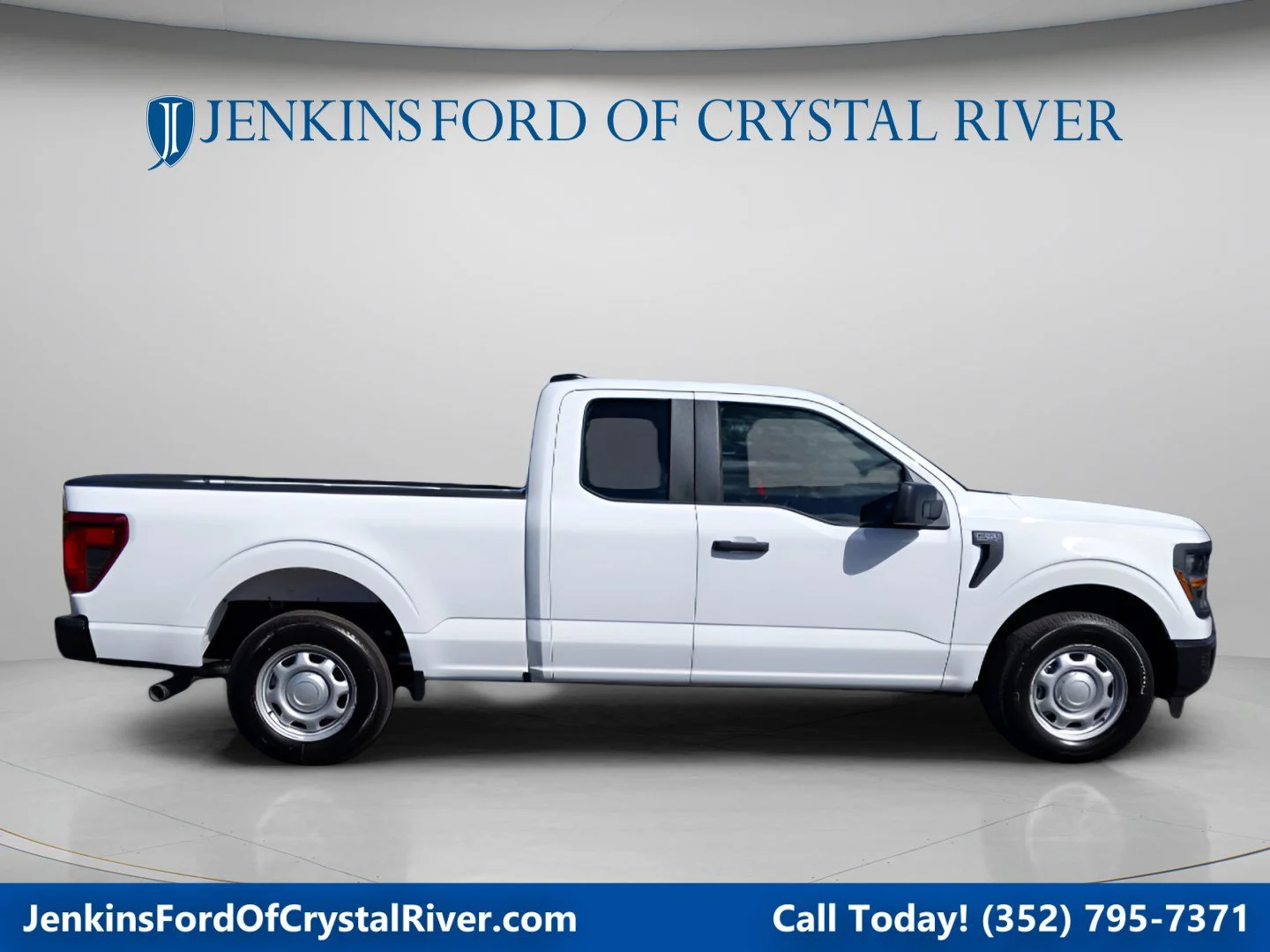 Used 2024 Oxford White Ford XL image 1