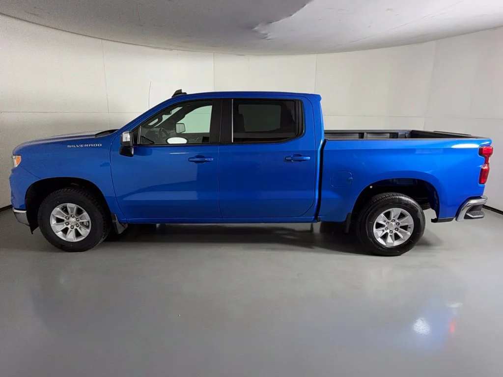 Used 2025 Blue Chevrolet LT image 5