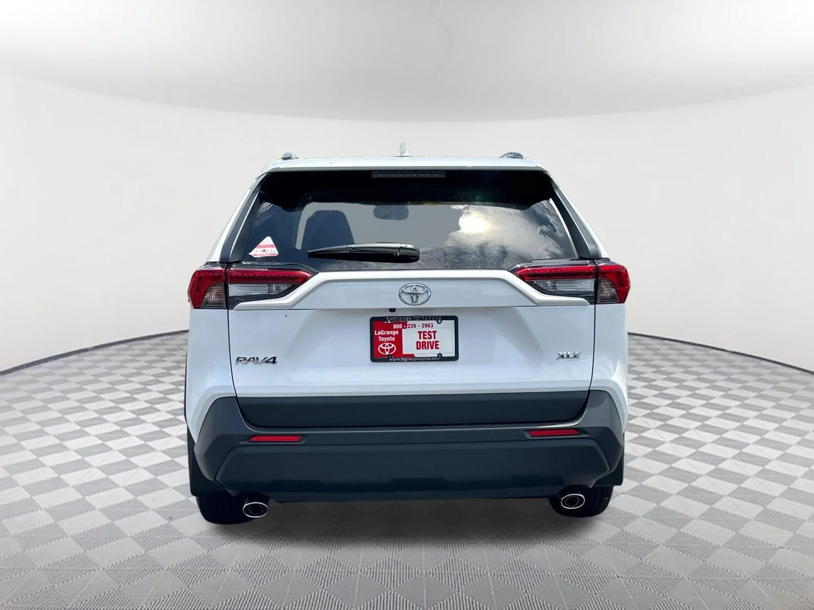 Used 2025 Ice Cap Toyota XLE image 6