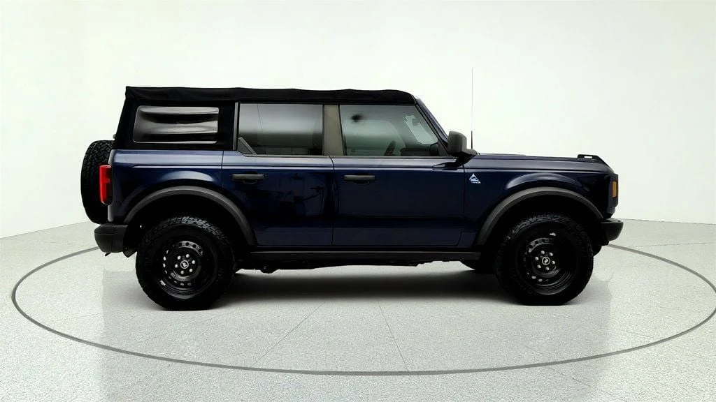 Used 2021 Antimatter Blue Metallic Ford Black Diamond 4 Door 4x4 image 4