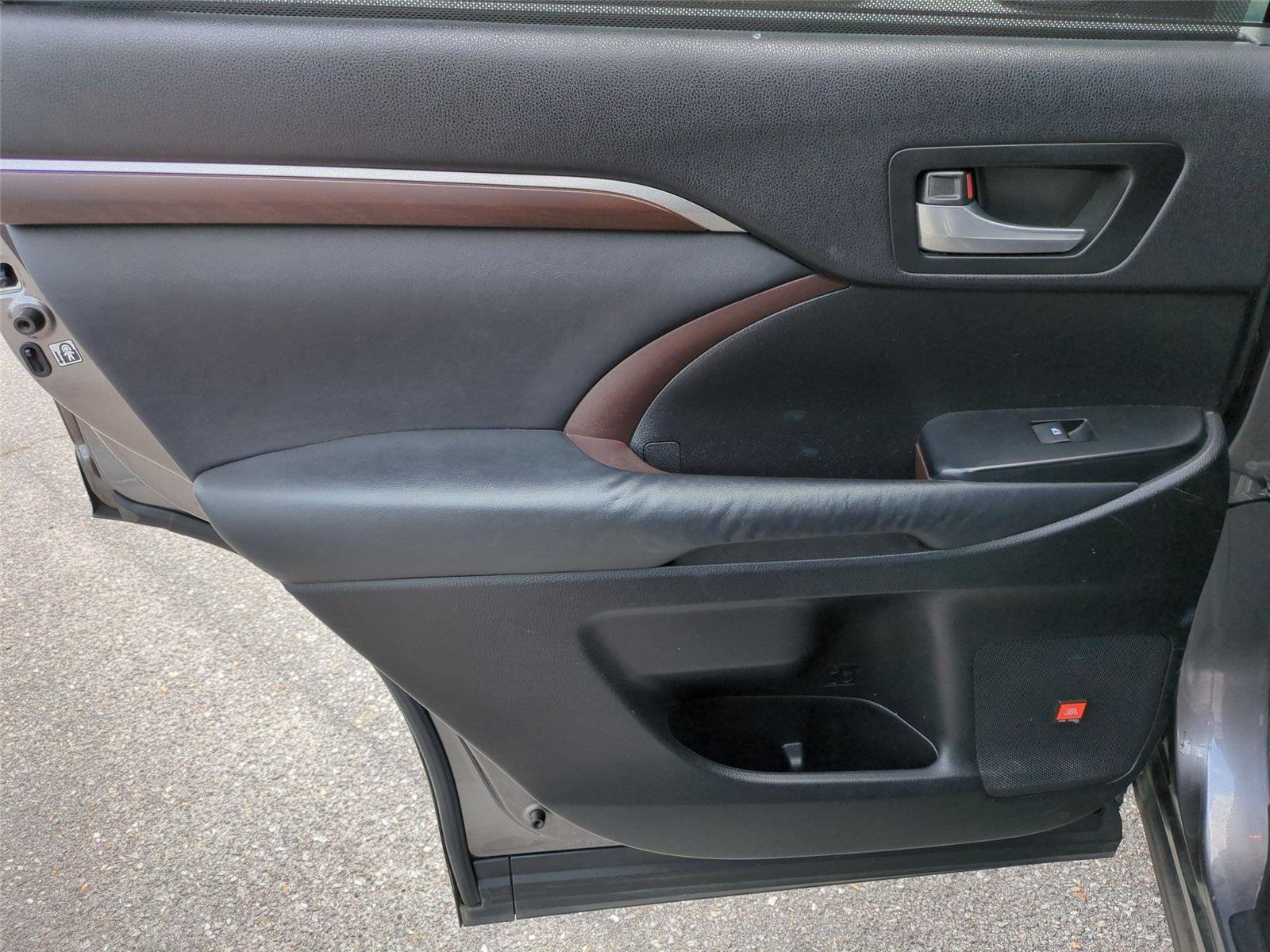 Used 2014 PREDAWN GRAY MICA TOYOTA  image 33