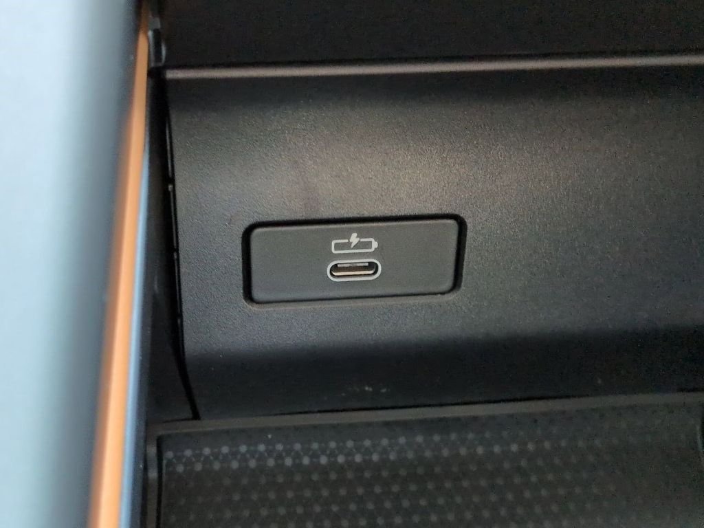 New 2026 Alpine White BMW xDrive40i image 23