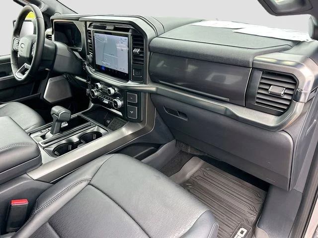 Used 2025 Silver Ford Lariat image 29