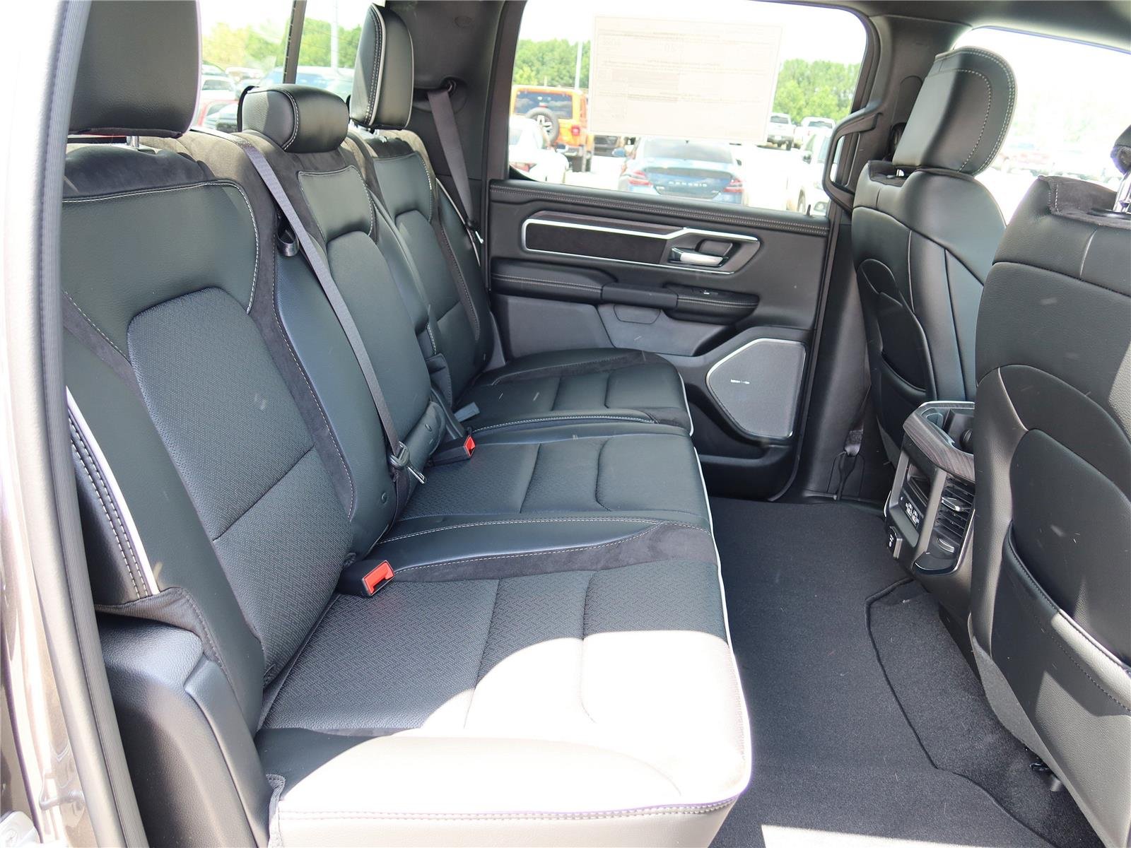 2026 RAM 1500 Laramie - Photo 8