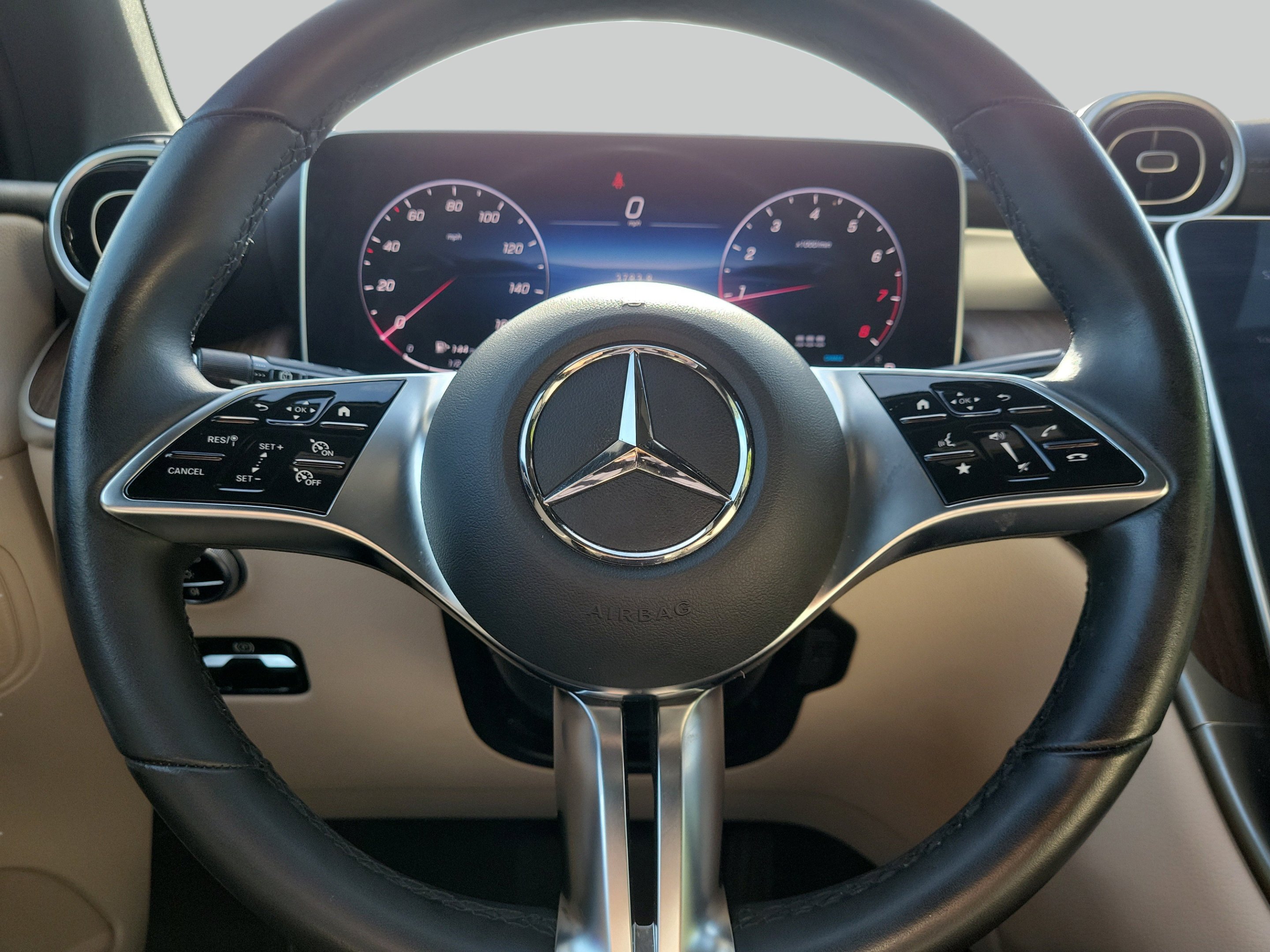 Used 2025 Polar White Mercedes-Benz GLC 300 image 30