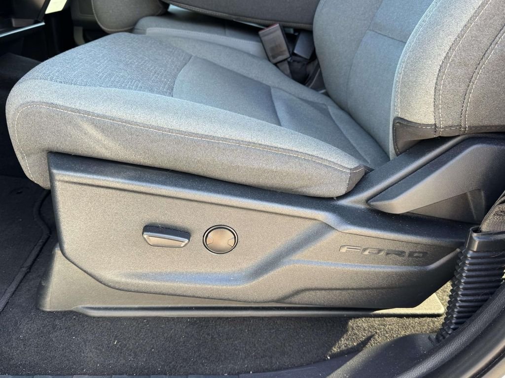 Used 2025 White Ford XLT image 19
