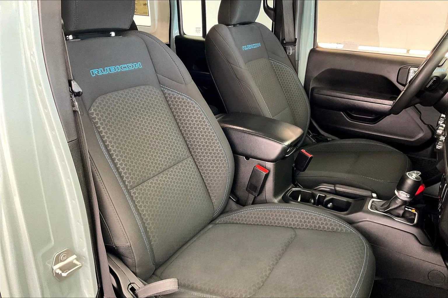Used 2024 Earl Clearcoat Jeep Rubicon 4xe image 6