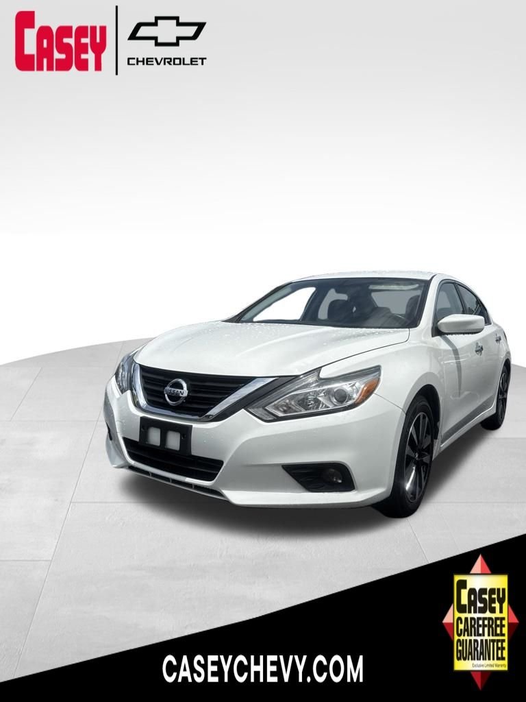 Used 2018 White Nissan 2.5 SV image 1