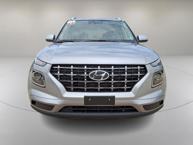 Certified Used 2025 Silver Hyundai SEL image 3