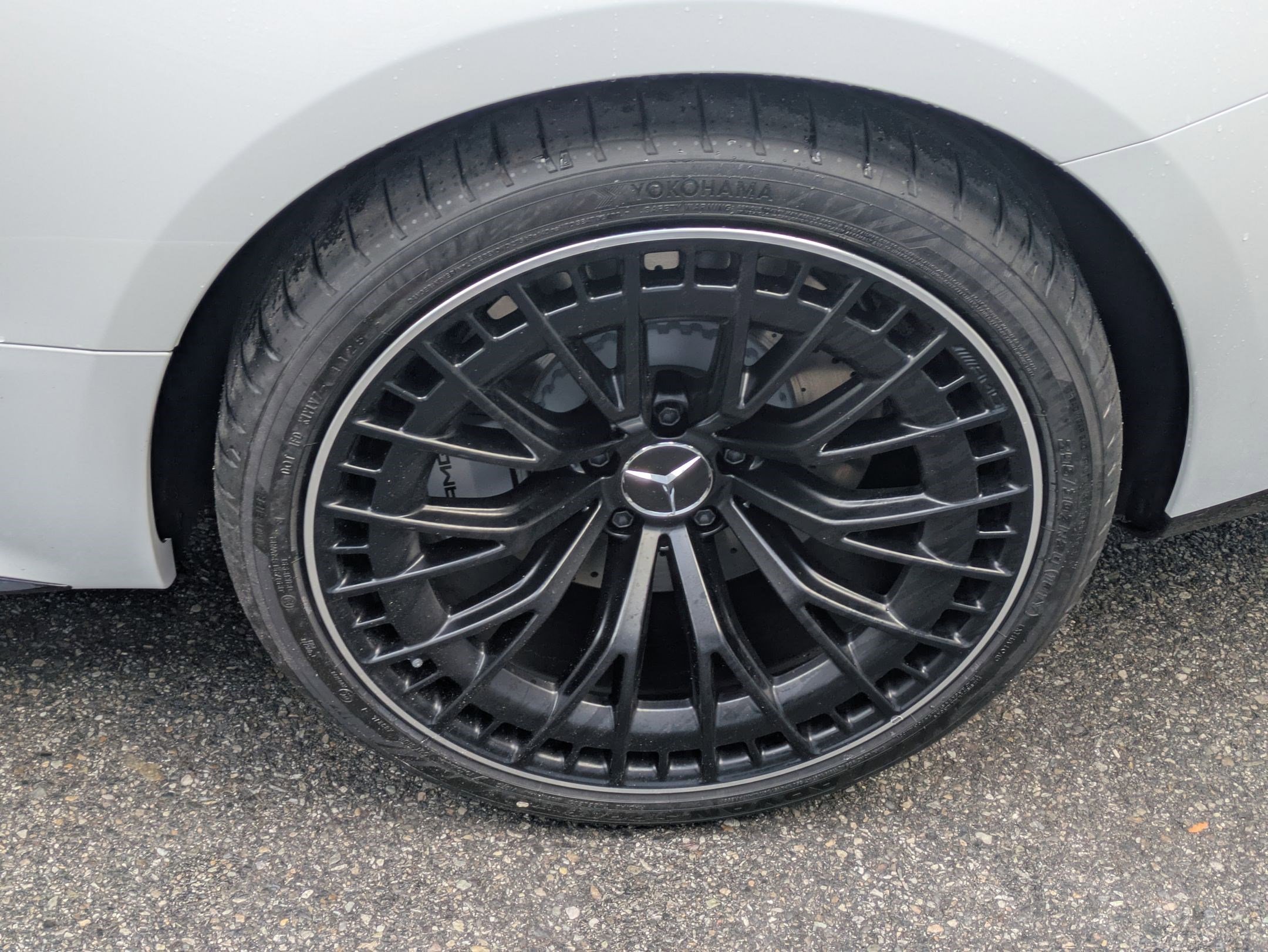 New 2026 MANUFAKTUR Moonlight White Metallic Mercedes-Benz AMG® CLE 53 image 15