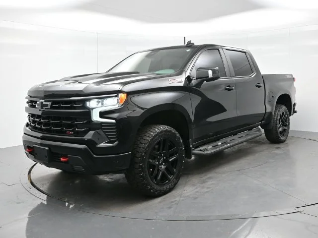 Used 2022 BLACK Chevrolet LT Trail Boss image 3