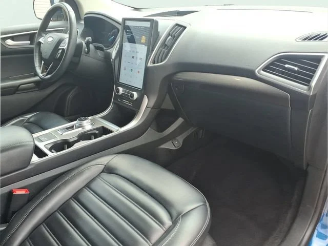 Used 2024  Ford SEL image 21