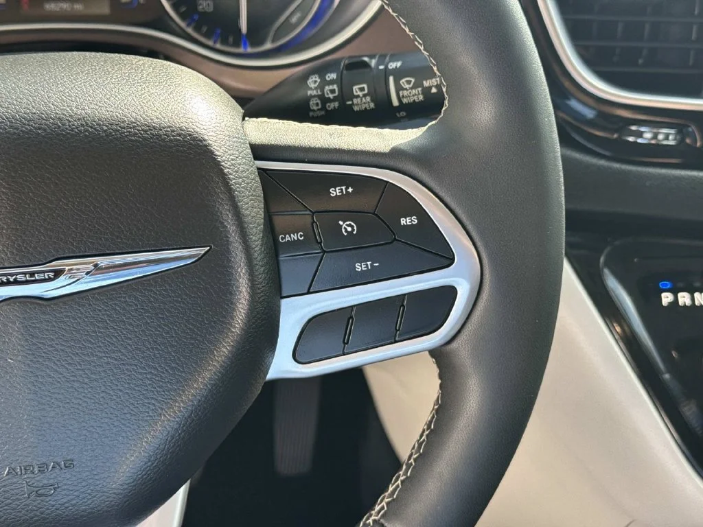 Used 2023 Black Chrysler LX image 36