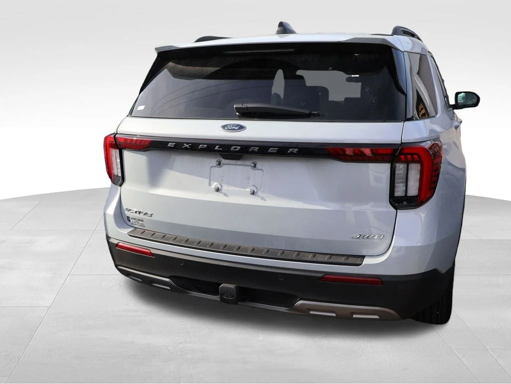 Used 2025 White Metallic Ford Active image 17