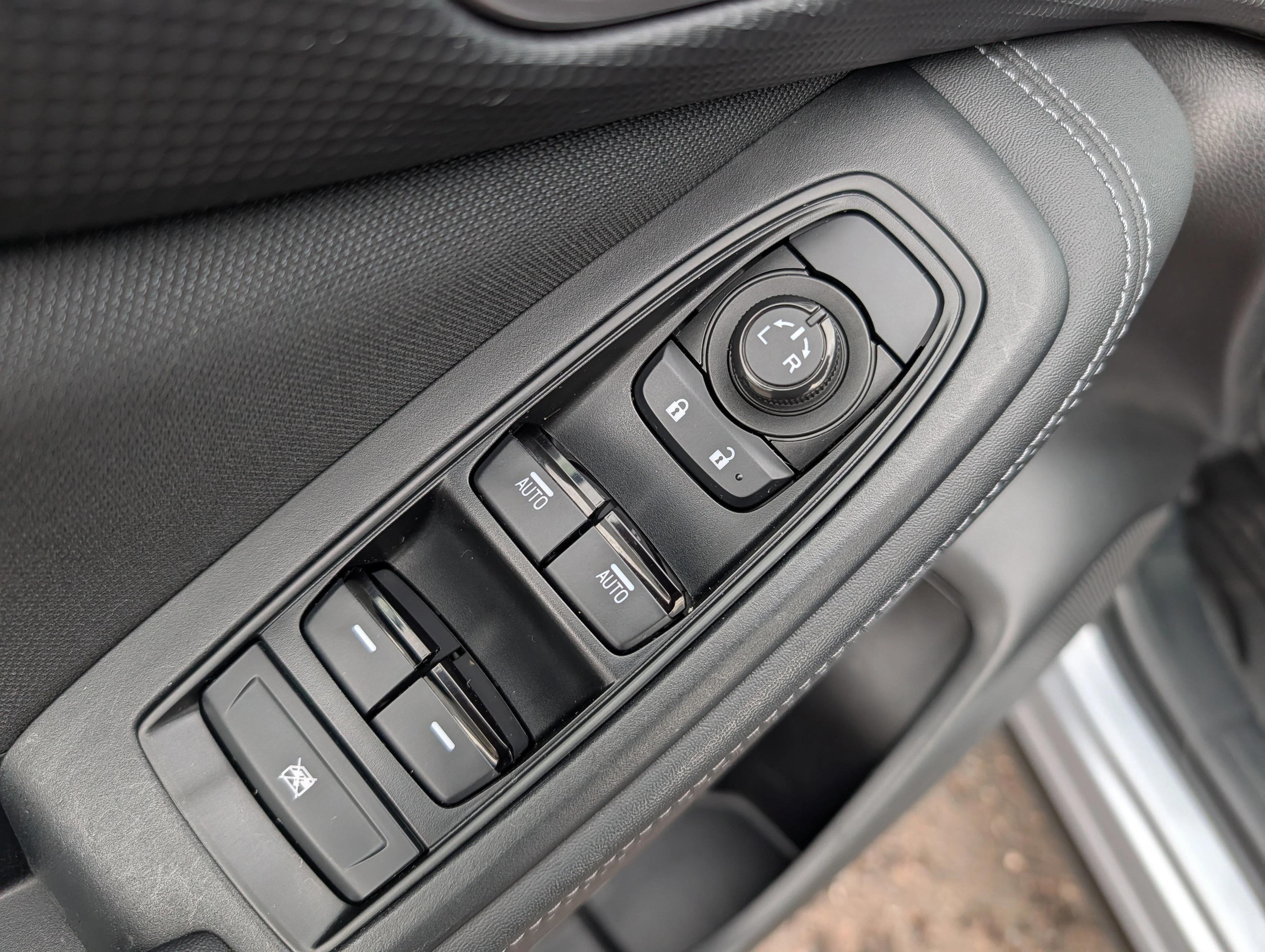 Used 2024 Ice Silver Metallic Subaru Premium image 20