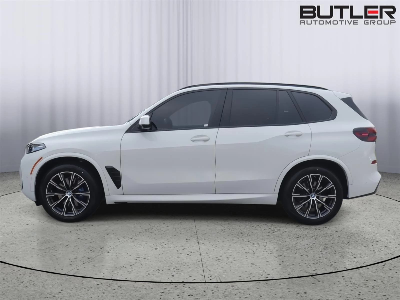 Certified Used 2024 Alpine White BMW xDrive40i image 3