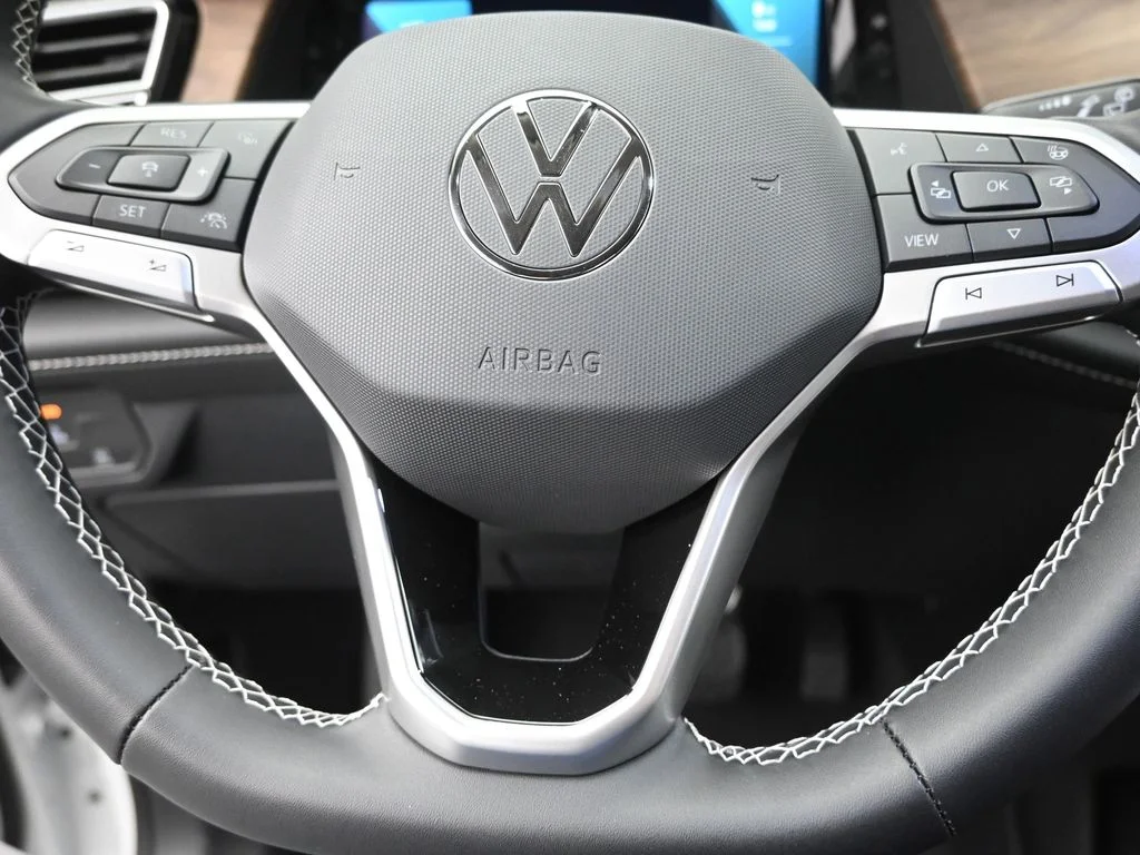 New 2026 White/off-white Volkswagen 2.0T SE image 16