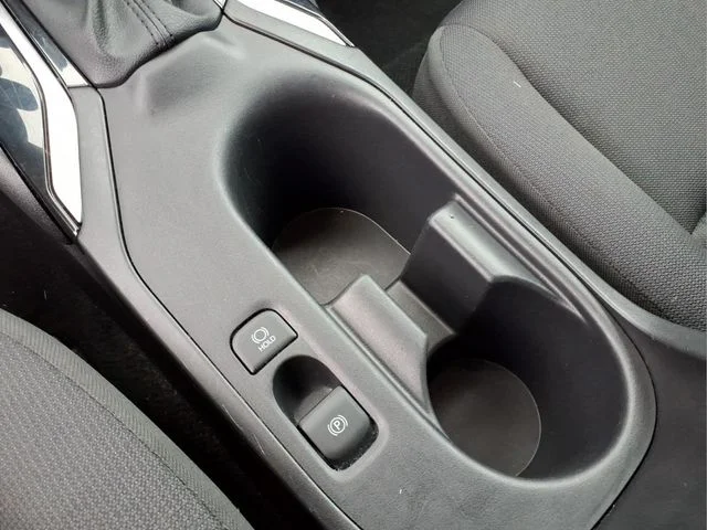 2025 Toyota Corolla LE - Photo 20