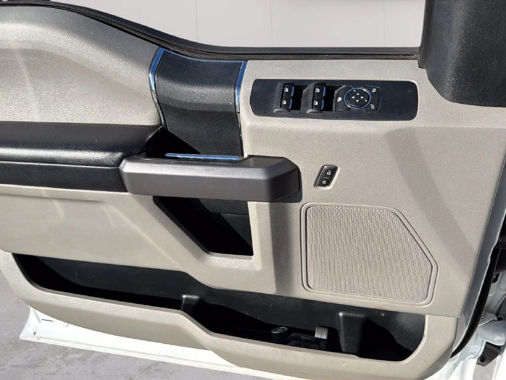 Used 2020 White Ford XLT image 23