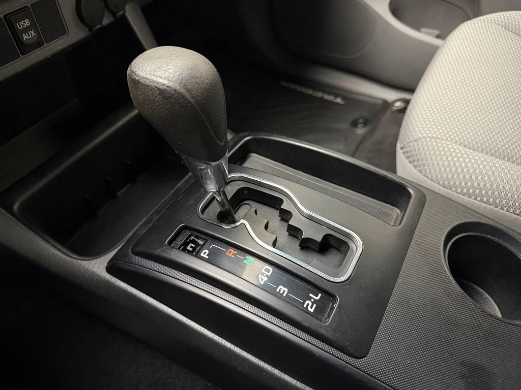 Used 2014 Super White Toyota Base V6 (A5) image 26