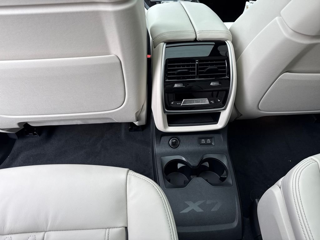New 2027 Black BMW xDrive40i image 23