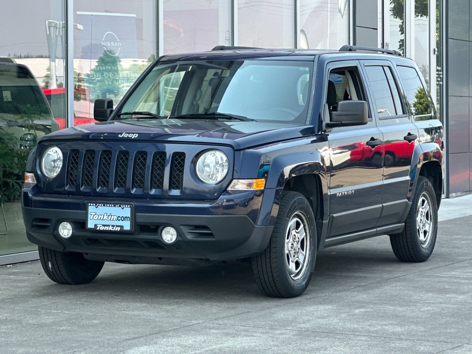 Used 2015 True Blue Pearlcoat Jeep Sport image 7
