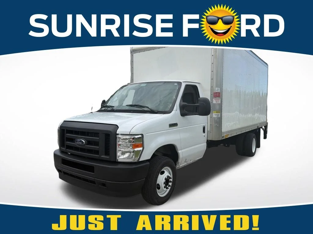 2024 Ford E-Series DRW E-450 Super Duty 176 in WB's photo