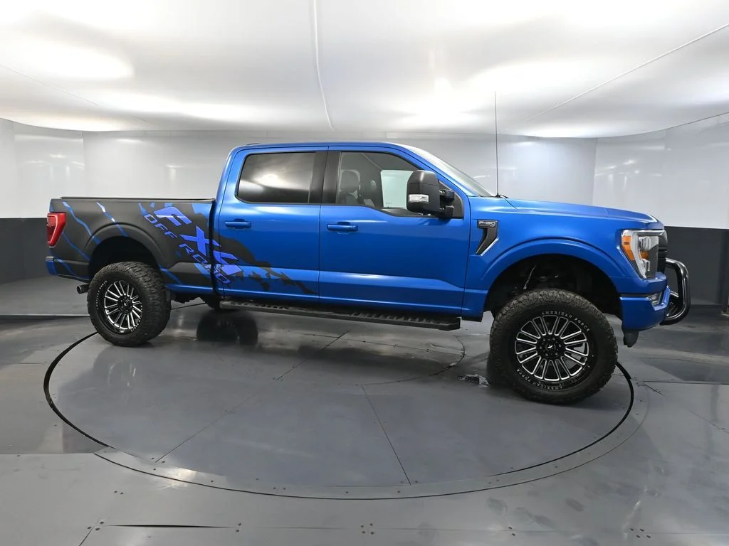 Used 2021 Blue Ford XLT image 4