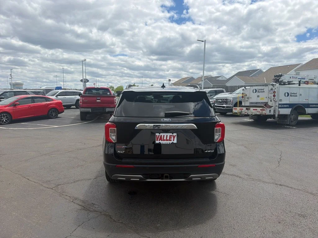 Used 2022 Black Ford XLT image 9