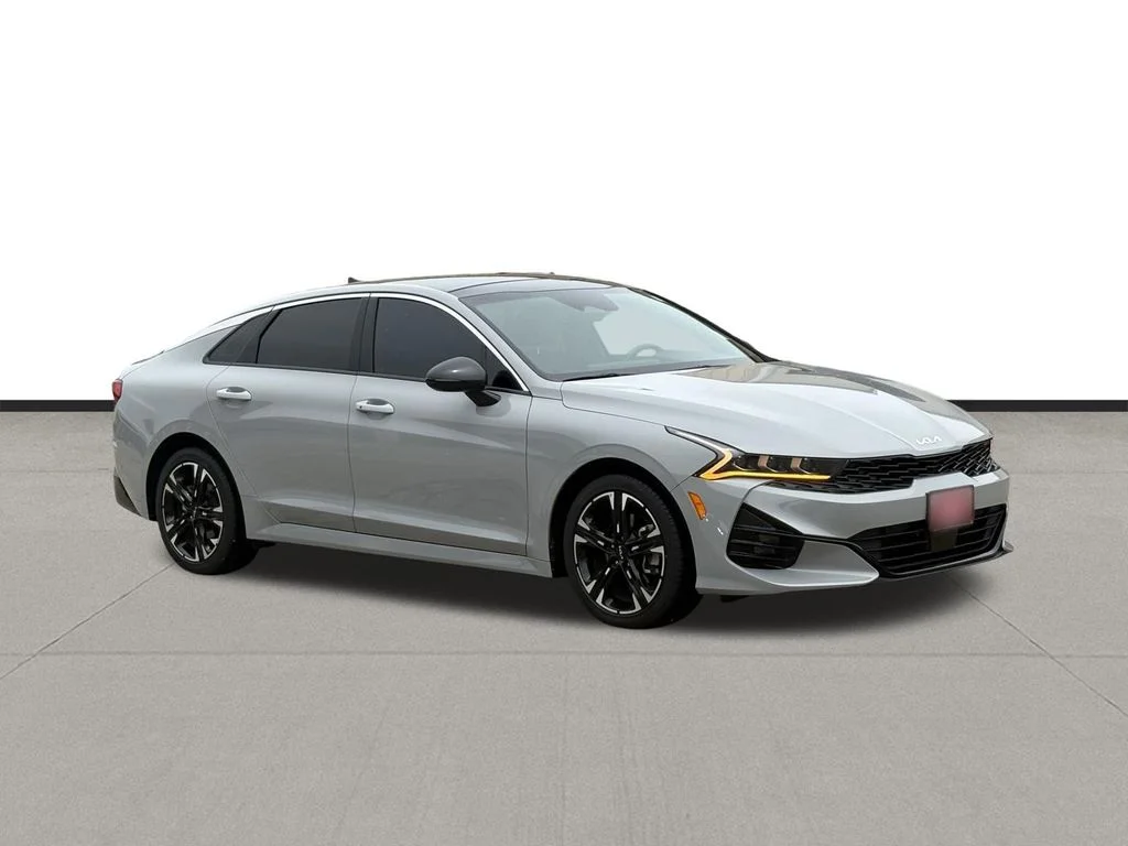 Used 2024 Wolf Gray Kia GT-Line image 3