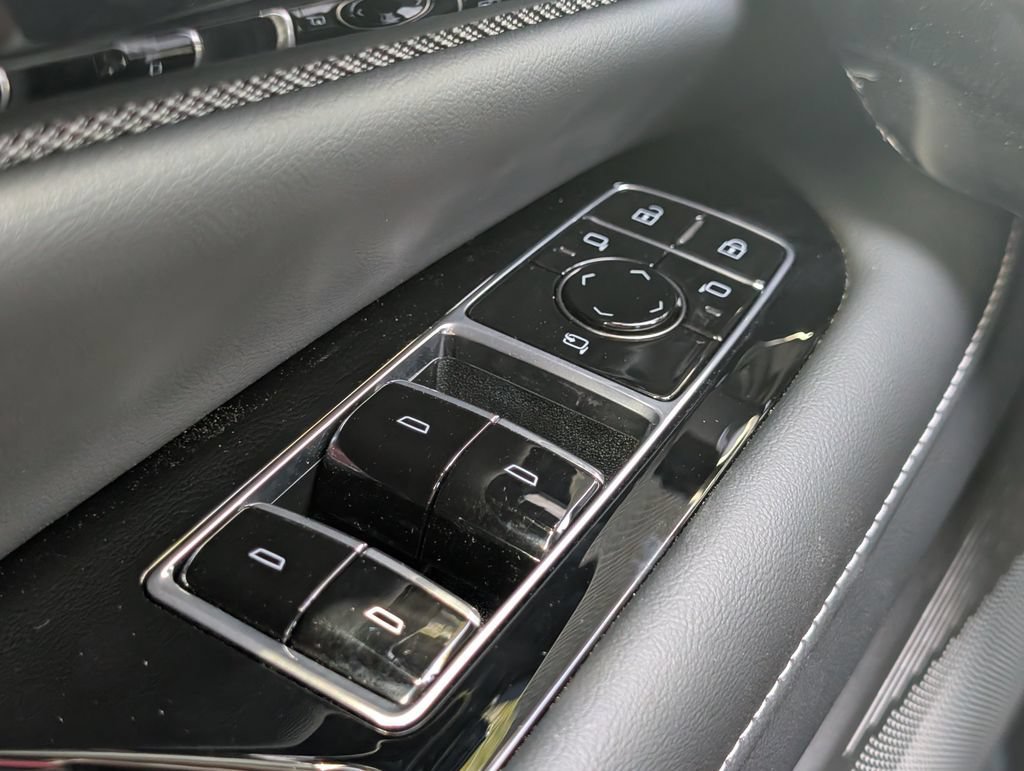 2027 Cadillac OPTIQ Sport - Photo 28