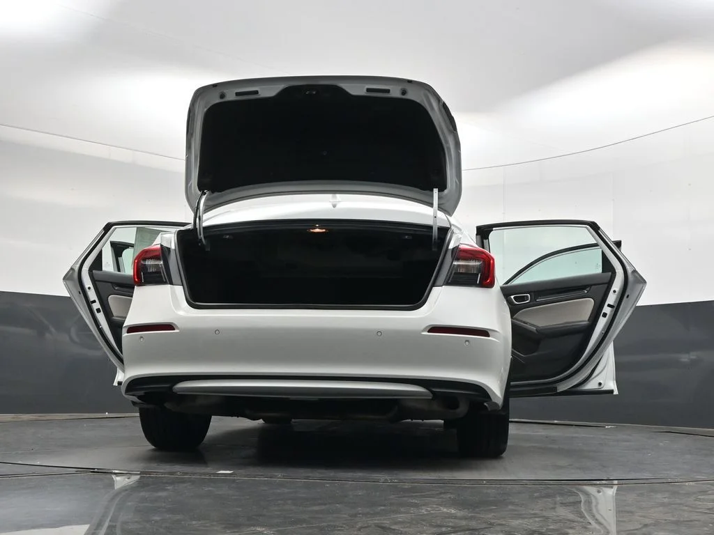 Used 2023 Platinum White Pearl Honda Touring image 42
