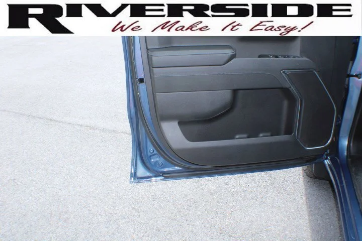 Used 2024 Lakeshore Blue Metallic Chevrolet LT (2FL) image 6
