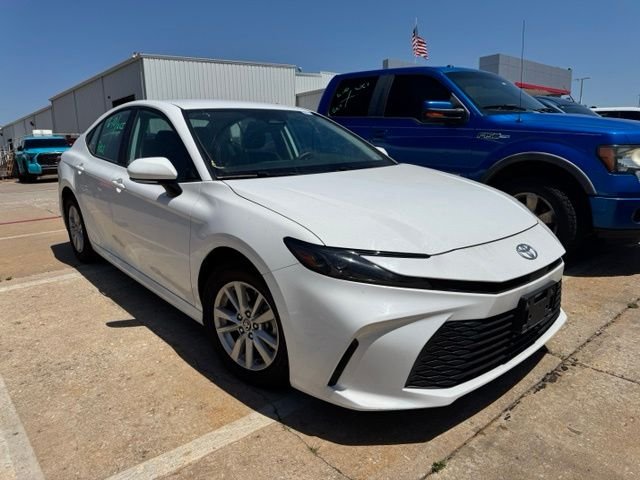 Used 2025 White Toyota LE image 9