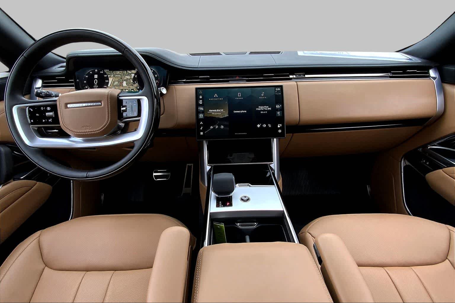 New 2025 Carpathian Grey Land Rover SE image 5