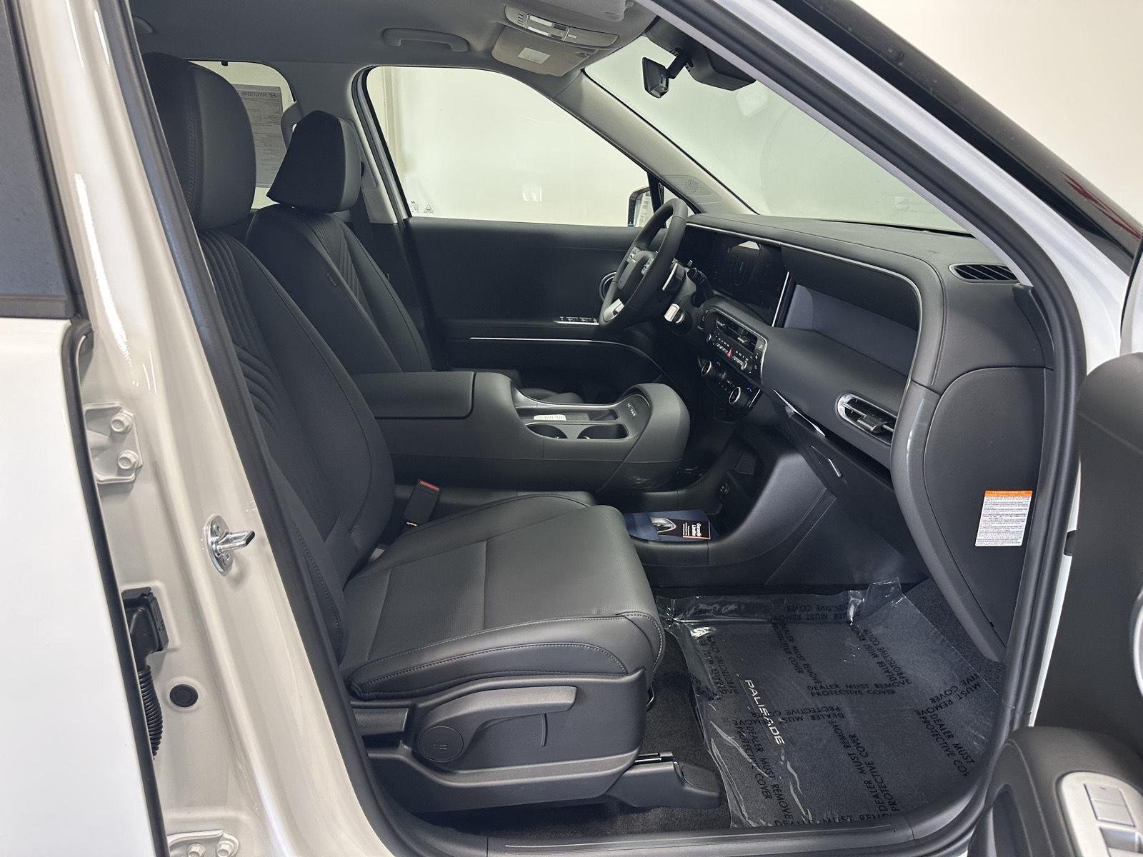 New 2027 Creamy White Pearl Hyundai SEL 7P image 27