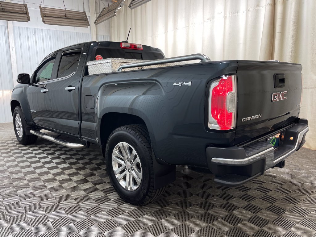 Used 2017 DARK SLATE METALLIC GMC 4WD SLT image 16